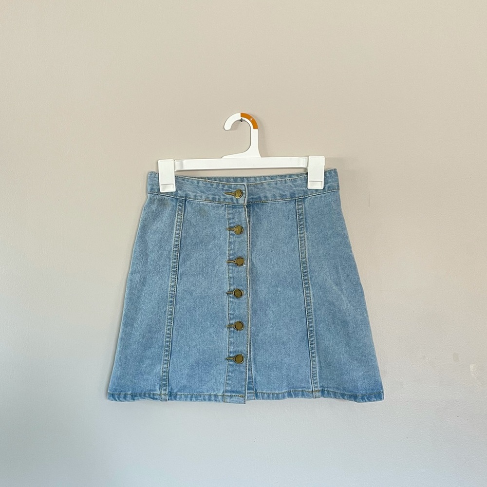 Lightwash Button-Up Denim Skirt